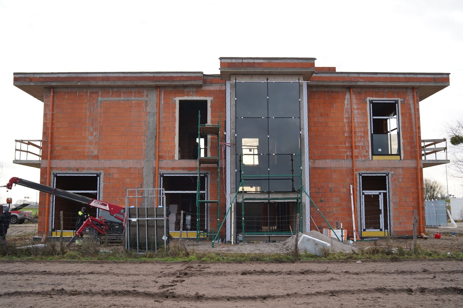 Façade en aluminium : L’architecture moderne sans compromis. Tout ce qu’il faut savoir sur les façades vitrées